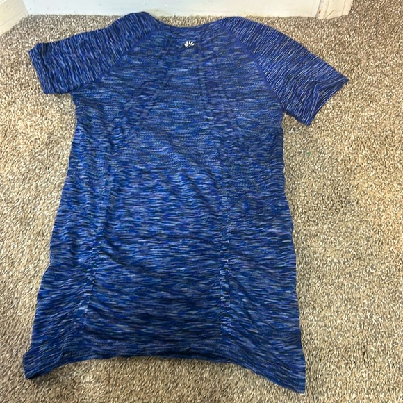 Athleta fitted tee shirt - Picture 2 of 5